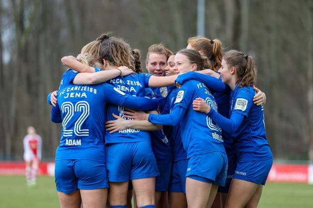 2. Frauen Bundesliga 2022-2023, 1. FC Köln U20 - FC Carl Zeiss Jena Torjubel FC Carl Zeiss Jena nach dem 2:1 Führungstreffer Köln RheinEnergie Sportpark, Kunstrasen Nordrhein-Westfalen Deutschland