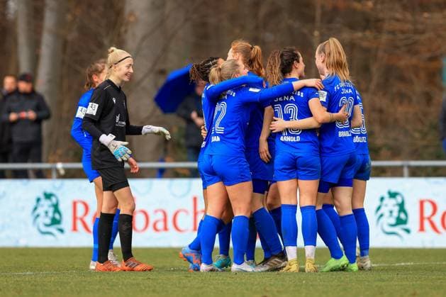 2. Frauen Bundesliga 2022-2023, 1. FC Köln U20 - FC Carl Zeiss Jena Torjubel nach dem 3:1 bei FC Carl Zeiss Jena Köln RheinEnergie Sportpark, Kunstrasen Nordrhein-Westfalen Deutschland