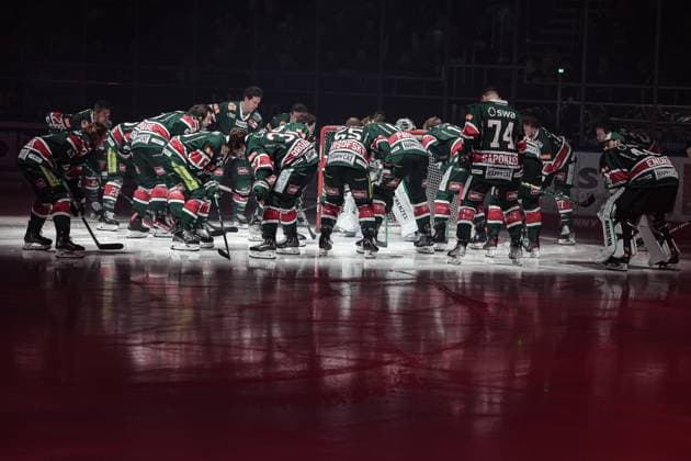 Sport Themen der Woche KW07 DEL Augsburger Panther - ERC Ingolstadt 19.02.2023 Die Panther motivieren sich nochmal vor dem Derby gegen Ingolstadt *** DEL Augsburger Panther ERC Ingolstadt 19 02 2023 The Panthers motivate themselves again before the derby against Ingolstadt Copyright: xBEAUTIFULxSPORTS Goldbergx