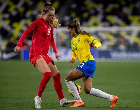 Nashville, USA, February 19th 2023: Jordyn Huitema (9 Canada) and Gabi Nunes (23 Brazil) battling for a ball during the She Believes Cup game between Brazil and Canada at GEODIS Park in Nashville, TN (Georgia Soares SPP) Copyright: xGeorgiaxSoares SPPx spp-en-GeSo-A63I4244