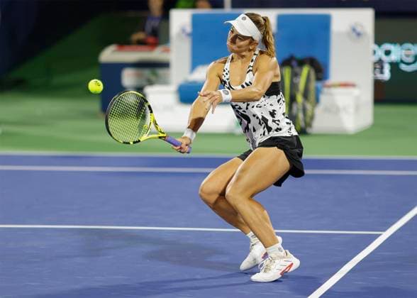 Julia Grabher Tennis - Dubai Tennis Championships 2023 - WTA, Tennis Damen - Dubai Duty Free Tennis Stadium - Dubai - - United Arab Emirates - 20 February 2023. Copyright: xJuergenxHasenkopfx