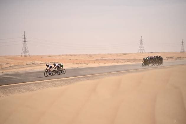 Sport Themen der Woche KW08 Sport Bilder des Tages Foto Marco Alpozzi LaPresse 20 Febbraio 2023 - Abu Dhabi, UAE - ciclismo - UAE Tour - PRESIGHT.AI STAGE - Prima Tappa da Al Dhafra Castle a Al Mirfa - 151 KM Nella foto: un momento della gara February 20, 2023 Abu Dhabi, UAE - sport, cycling - UAE Tour - PRESIGHT.AI STAGE - First Stage from Al Dhafra Castle to Al Mirfa 94 miles - In the pic: a moment of the race  Copyright: xMarcoxAlpozzi LaPressex