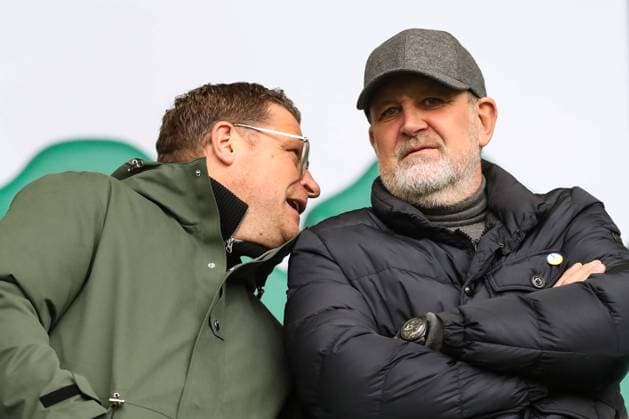 Sportdirektor Max Eberl (RB Leipzig) mit Manager Jörg Schmadtke - 1. Fussball Bundesliga Saison 2022-2023 Punktspiel VfL Wolfsburg vs. RB Leipzig in der Volkswagen Arena in Wolfsburg - Fussball,Deutschland,Mann,Männer,18.02.2023 *** Sports director Max Eberl RB Leipzig with manager Jörg Schmadtke 1 Football Bundesliga season 2022 2023 point match VfL Wolfsburg vs RB Leipzig at the Volkswagen Arena in Wolfsburg Football,Germany,man,men,18 02 2023