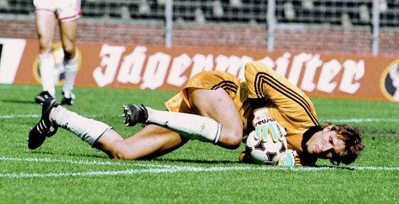 RECORD DATE NOT STATED Aus 2. BL . Saison 1989 90 Hannover 96 - BW Berlin 2:0 am 06.05.1990. Im Foto: BW TW Holger Gehrke *** From 2 BL season 1989 90 Hannover 96 BW Berlin 2 0 on 06 05 1990 In photo BW TW Holger Gehrke