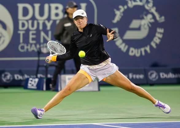 Iga Swiatek Tennis - Dubai Tennis Championships 2023 - WTA, Tennis Damen - Dubai Duty Free Tennis Stadium - Dubai - - United Arab Emirates - 21 February 2023. Copyright: xJuergenxHasenkopfx