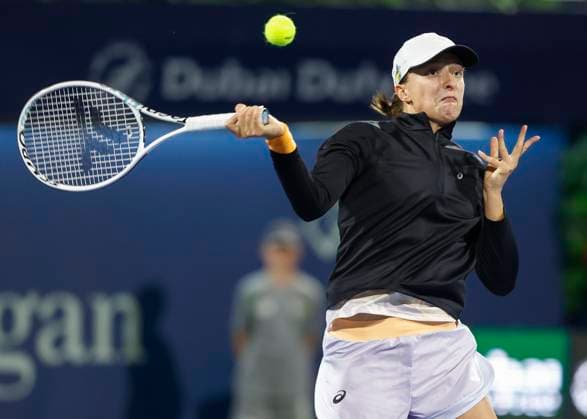 Iga Swiatek Tennis - Dubai Tennis Championships 2023 - WTA, Tennis Damen - Dubai Duty Free Tennis Stadium - Dubai - - United Arab Emirates - 21 February 2023. Copyright: xJuergenxHasenkopfx