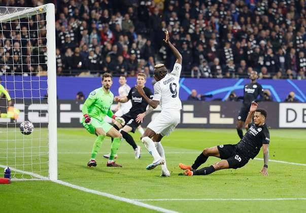 Sport Bilder des Tages Victor Osimhen (SSC Neapel, 9), 2. v. re., Goal scored, erzielt das Tor zum 1:0, celebrate the goal, 21.02.2023, Fussball, Champions League, Achtelfinale, Eintracht Frankfurt - SSC Neapel, GER, Frankfurt am Main, Deutsche Bank Park. Copyright: HMBxMedia xHeikoxBecker