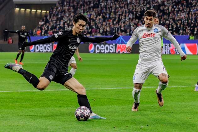 UEFA Champions League: Eintracht Frankfurt - SSC Neapel, Deutsche Bank Park, Frankfurt, 21.02.2023 Daichi Kamada (Eintracht Frankfurt 15) & Mathías Olivera (SSC Neapel 17), Eintracht Frankfurt - SSC Neapel, Frankfurt, Deutsche Bank Park, 21.2.2023 Copyright: xBEAUTIFULxSPORTS Gawlikx