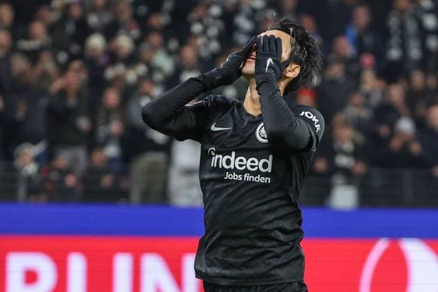 Sport Bilder des Tages UEFA Champions League - Eintracht Frankfurt - SSC Neapel am 21.02.2023 im Deutsche Bank Park in Frankfurt Daichi Kamada (Frankfurt 15) unzufrieden, enttäuscht, enttaeuscht, niedergeschlagen.