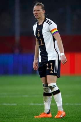 Duisburg, Fussball, Frauen, Deutschland - Schweden 0:0 21.02.2023 Alexandra POPP (GER) ** Gemäß den Vorgaben des DFB ( Deutscher Fußball Bund ) ist es untersagt, in dem Stadion und oder vom Spiel angefertigte Fotoaufnahmen in Form von Sequenzbildern und oder videoähnlichen Fotostrecken zu verwerten bzw. verwerten zu lassen. **