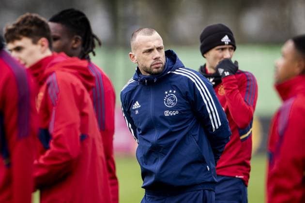 AMSTERDAM - Ajax coach John Heitinga during a training session prior to the UEFA Europa League play-off match between FC Union Berlin and Ajax Amsterdam at sportpark de Toekomst on February 22, 2023 in Amsterdam, Netherlands. ANP KOEN VAN WEEL UEFA Europa League Play-off MD-1 2022 2023 xVIxANPxSportx xxANPxIVx 463319077 originalFilename: 463319077.jpg