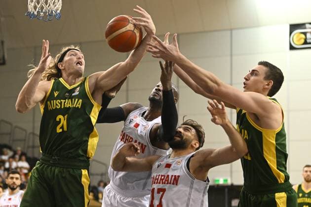 Sport Themen der Woche KW08 BASKETBALL AUSTRALIA BAHRAIN, Daniel Grida of the Boomers claims a rebound during of the 2023 FIBA Basketball World Cup Asian Qualifier match between the Australian Boomers and Bahrain at the State Basketball Centre in Melbourne, Thursday, February 23, 2023. ( NO ARCHIVING, EDITORIAL USE ONLY, NO USE IN BOOKS WITHOUT CONSENT MELBOURNE VICTORIA AUSTRALIA  Copyright: xMORGANxHANCOCKx 20230223001767054487