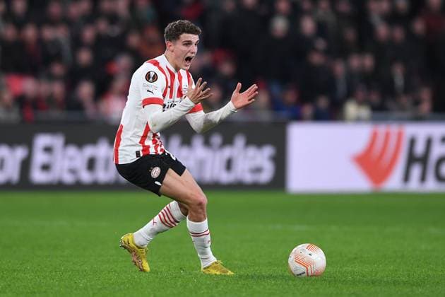 Fußball Europa League K.-o.-Runde-Play-off PSV Eindhoven - FC Sevilla am 23.02.2023 im Philips-Stadion in Eindhoven Guus Til ( Eindhoven ) enttäuscht