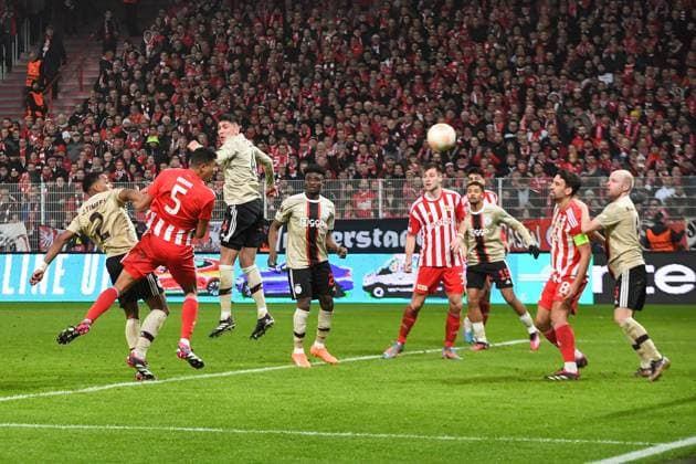 Sport Bilder des Tages Fussball, Herren, Saison 2022 2023, Europa League, (Play-Offs zum Achtelfinale, Rückspiel), 1. FC Union Berlin - Ajax Amsterdam, Danilho Doekhi (1. FC Union Berlin), 2.v.l. erzielt das Tor zum 3:1 , 23.02. 2022, Copyright: xMatthiasxKochx