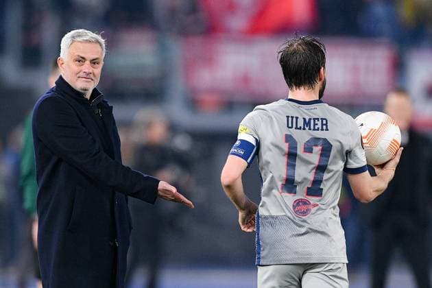 Sport Bilder des Tages Jose Mourinho of AS Roma gestures during the UEFA Europa League match between Roma and FC Salzburg at Stadio Olimpico, Rome, Italy on 23 February 2023. Copyright: xGiuseppexMaffiax 35880024