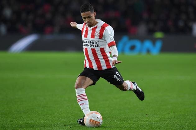 Fußball Europa League K.-o.-Runde-Play-off PSV Eindhoven - FC Sevilla am 23.02.2023 im Philips-Stadion in Eindhoven Mauro Junior ( Eindhoven )