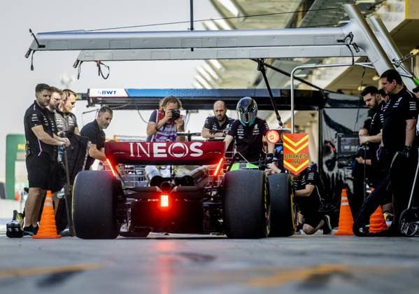 BAHRAIN - Lewis Hamilton (Mercedes) during the second day of testing at the Bahrain International Circuit ahead of the start of the Formula 1 season. ANP SEM VAN DER WAL Formula 1 Winter Testing 2023 xVIxANPxSportx xxANPxIVx 463493543 originalFilename: 463493543.jpg
