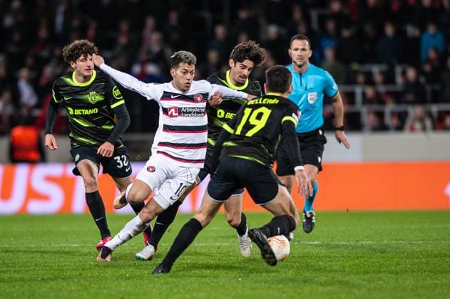 FC Midtjylland v Sporting CP, UEFA Europa League football, Herning, Denmark Herning, Denmark. 23rd, February 2023. Emam Ashour (10) of FC Midtjylland and Francisco Trincao (17) of Sporting CP seen during the UEFA Europa League match between FC Midtjylland and Sporting CP at MCH Arena in Herning. Herning Denmark  Copyright: xGonzalesxPhoto MortenxKjaerx