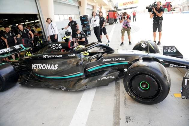 Formel 1 Testfahrten in Bahrain 2023 24.02.2023, Bahrain International Circuit, Sakhir, Formel 1 Testfahrten in Bahrain 2023 , im Bild Lewis Hamilton (GBR), Mercedes-AMG Petronas Formula One Team.