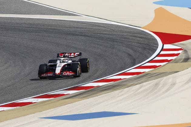 20 MAGNUSSEN Kevin (den), Haas F1 Team VF-23 Ferrari, action during the Formula 1 Aramco pre-season testing 2023 of the 2023 FIA Formula One World Championship, WM, Weltmeisterschaft from February 23 to 25, 2023 on the Bahrain International Circuit, in Sakhir, Bahrain - F1 - PRE-SEASON TESTING 2023 - BAHRAIN DPPI Panoramic  00123001__R3_4992