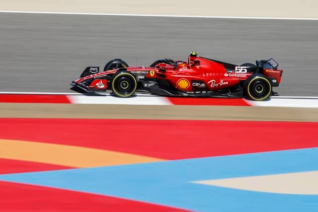 55 SAINZ Carlos (spa), Scuderia Ferrari SF-23, action during the Formula 1 Aramco pre-season testing 2023 of the 2023 FIA Formula One World Championship, WM, Weltmeisterschaft from February 23 to 25, 2023 on the Bahrain International Circuit, in Sakhir, Bahrain - F1 - PRE-SEASON TESTING 2023 - BAHRAIN DPPI Panoramic  00123001__R5_4673