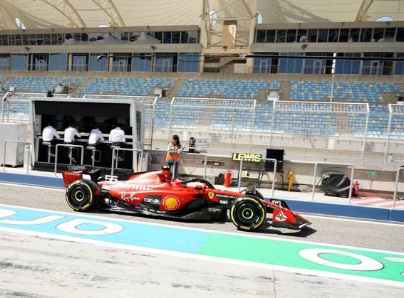 24.02.2023, Bahrain International Circuit, Sakhir, Formel 1 Testfahrten in Bahrain 2023 , im Bild Carlos Sainz Jr. (ESP), Scuderia Ferrari Sakhir Bahrain International Circuit Bahrain