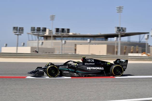 24.02.2023, Bahrain International Circuit, Sakhir, Formel 1 Testfahrten in Bahrain 2023 , im Bild Lewis Hamilton (GBR), Mercedes-AMG Petronas Formula One Team Sakhir Bahrain International Circuit Bahrain