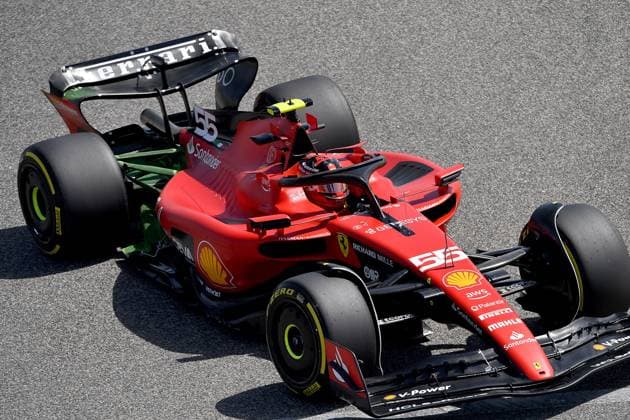 24.02.2023, Bahrain International Circuit, Sakhir, Formel 1 Testfahrten in Bahrain 2023 , im Bild Carlos Sainz Jr. (ESP), Scuderia Ferrari Sakhir Bahrain International Circuit Bahrain