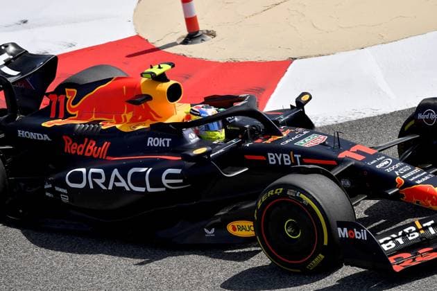 24.02.2023, Bahrain International Circuit, Sakhir, Formel 1 Testfahrten in Bahrain 2023 , im Bild Sergio Perez (MEX), Oracle Red Bull Racing Sakhir Bahrain International Circuit Bahrain