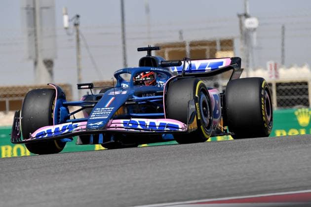 24.02.2023, Bahrain International Circuit, Sakhir, Formel 1 Testfahrten in Bahrain 2023 , im Bild Esteban Ocon (FRA), BWT Alpine F1 Team Sakhir Bahrain International Circuit Bahrain