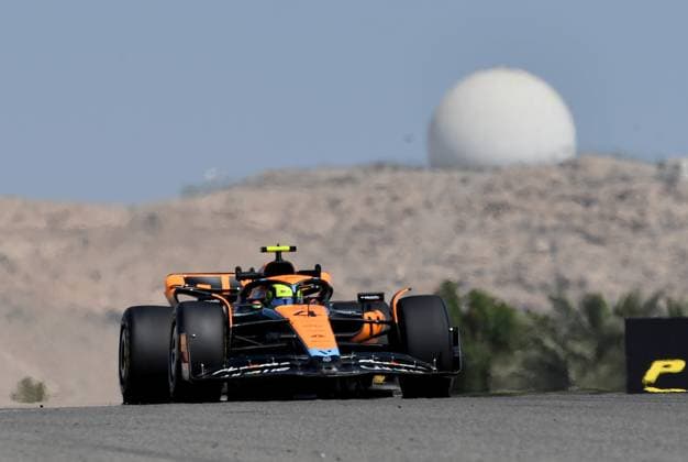 24.02.2023, Bahrain International Circuit, Sakhir, Formel 1 Testfahrten in Bahrain 2023 , im Bild Lando Norris (GBR), McLaren F1 Team Sakhir Bahrain International Circuit Bahrain