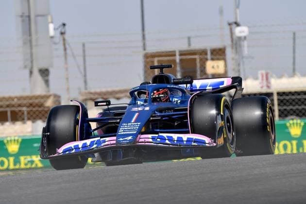 24.02.2023, Bahrain International Circuit, Sakhir, Formel 1 Testfahrten in Bahrain 2023 , im Bild Esteban Ocon (FRA), BWT Alpine F1 Team Sakhir Bahrain International Circuit Bahrain