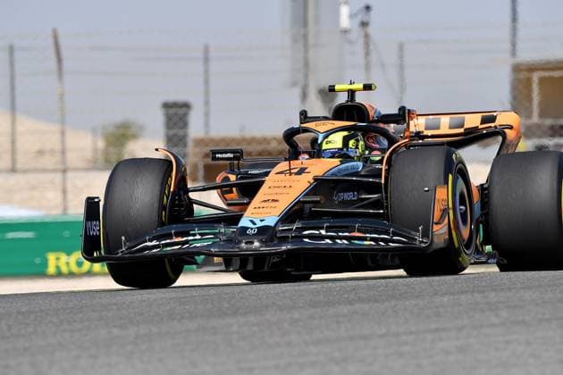 24.02.2023, Bahrain International Circuit, Sakhir, Formel 1 Testfahrten in Bahrain 2023 , im Bild Lando Norris (GBR), McLaren F1 Team Sakhir Bahrain International Circuit Bahrain