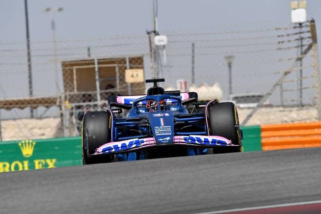 24.02.2023, Bahrain International Circuit, Sakhir, Formel 1 Testfahrten in Bahrain 2023 , im Bild Esteban Ocon (FRA), BWT Alpine F1 Team Sakhir Bahrain International Circuit Bahrain