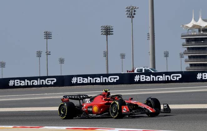 24.02.2023, Bahrain International Circuit, Sakhir, Formel 1 Testfahrten in Bahrain 2023 , im Bild Carlos Sainz Jr. (ESP), Scuderia Ferrari Sakhir Bahrain International Circuit Bahrain