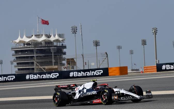24.02.2023, Bahrain International Circuit, Sakhir, Formel 1 Testfahrten in Bahrain 2023 , im Bild Yuki Tsunoda (JPN), Scuderia AlphaTauri Sakhir Bahrain International Circuit Bahrain
