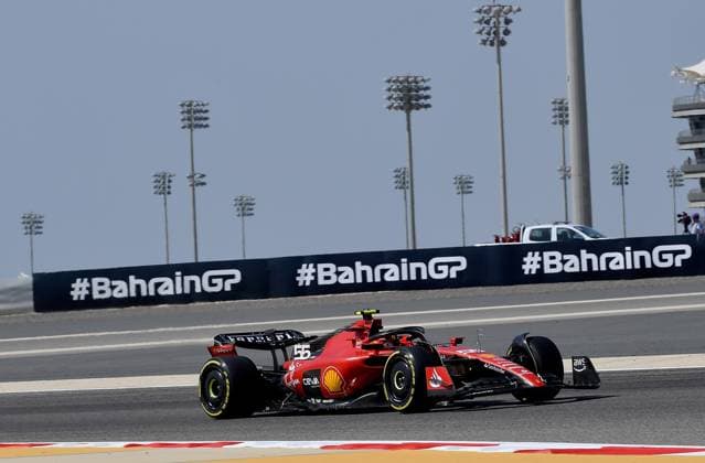 24.02.2023, Bahrain International Circuit, Sakhir, Formel 1 Testfahrten in Bahrain 2023 , im Bild Carlos Sainz Jr. (ESP), Scuderia Ferrari Sakhir Bahrain International Circuit Bahrain