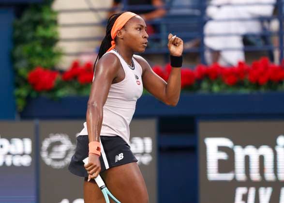 Coco Gauff macht die Faust und jubelt,Jubel, Freude,Emotion Tennis - Dubai Tennis Championships 2023 - WTA, Tennis Damen - Dubai Duty Free Tennis Stadium - Dubai - - United Arab Emirates - 24 February 2023. Copyright: xJuergenxHasenkopfx