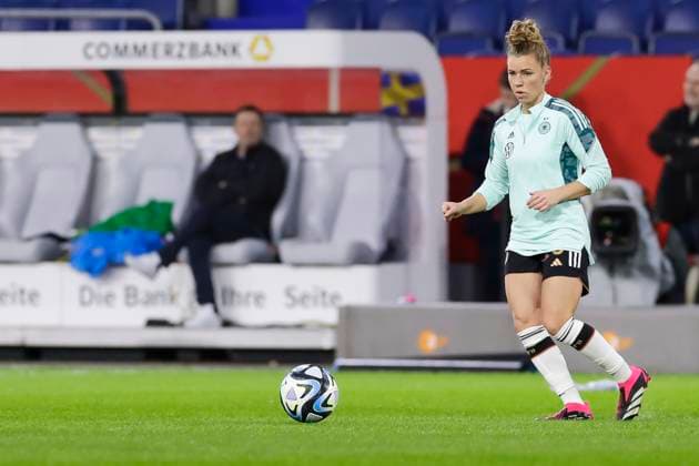 Fußball Frauen Länderspiel Deutschland - Schweden am 21.02.2023 in der Schauinsland-Reisen-Arena in Duisburg Linda Dallmann ( Deutschland )