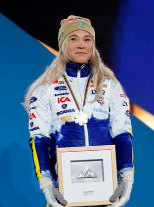 Ski Nordisch, WM in Planica, Siegerehrung Sprint der Frauen PLANICA 20230224 Guldmedaljören i sprint Jonna Sundling vid medaljceremonin under skid-VM. PLANICA Slovenien skidor x10430x Copyright: xChristinexOlsson TTx SKID-VM 2023