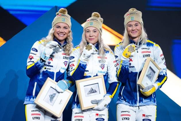 Ski Nordisch, WM in Planica, Siegerehrung Sprint der Frauen 230224 Silver medalist Emma Ribom, gold medalist Jonna Sundling and bronze medalist Maja Dahlqvist pose for a portrait at the Medal ceremony for the women?s cross-country skiing sprint of the FIS Nordic Ski World Championships on February 24, 2023 in Kranjska Gora. Photo: Petter Arvidson BILDBYRAN kod PA PA0519 skidor cross-country skiing langrenn skid-vm 2023 fis nordic ski world championships bbeng fis nordic world ski championships vm ski-vm medaljceremoni medal ceremony Copyright: PETTERxARVIDSON BB230224PA174
