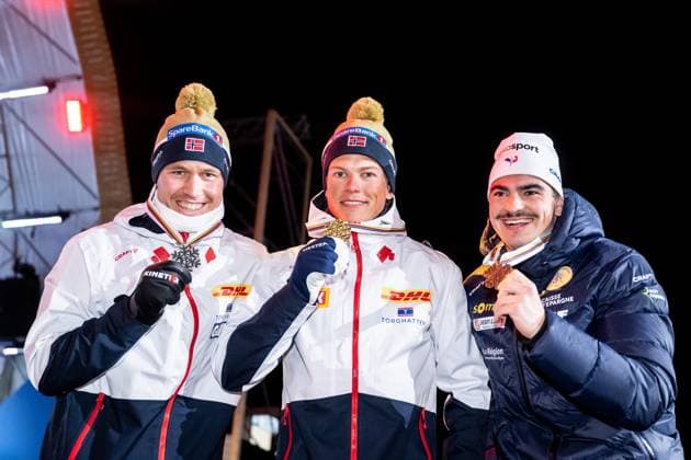 Ski Nordisch, WM in Planica, Siegerehrung Sprint der Männer 230224 Silver medalist Pal Golberg of Norway, gold medalist Johannes Hosflot Klaebo of Norway and bronze medalist Jules Chappaz of France pose with their medals at the Medal ceremony for the men?s cross-country skiing sprint during the FIS Nordic Ski World Championships on February 24, 2023 in Kranjska Gora. Photo: Petter Arvidson BILDBYRAN kod PA PA0519 skidor cross-country skiing langrenn skid-vm 2023 fis nordic ski world championships bbeng fis nordic world ski championships vm ski-vm medaljceremoni medal ceremony jubel Copyright: PETTERxARVIDSON BB230224PA215