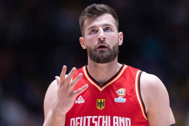 Deutschland - Schweden, WM-Qualifikation Leon Kratzer (Deutschland, 34). Basketball-WM-Qualifikationsspiel zwischen Deutschland und Schweden am 24. Februar 2023 in der Süwag Energie ARENA in Frankfurt am Main., Frankfurt am Main Hessen Deutschland Süwag Energie ARENA