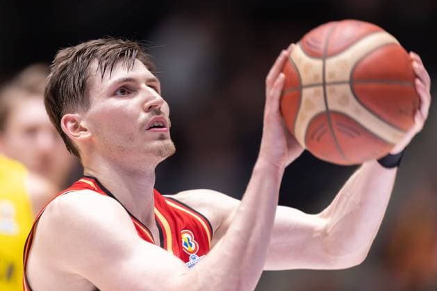 Deutschland - Schweden, WM-Qualifikation David Krämer (Deutschland, 44). Basketball-WM-Qualifikationsspiel zwischen Deutschland und Schweden am 24. Februar 2023 in der Süwag Energie ARENA in Frankfurt am Main., Frankfurt am Main Hessen Deutschland Süwag Energie ARENA