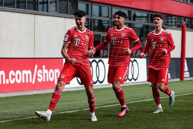 A-Junioren Bundesliga Sued Suedwest FC Bayern Muenchen U19 - FC Augsburg U19 25.02.2023 Jubel der Bayern nach dem Treffer zum 1-0 durch Aleksandar PAVLOVIC (FCB 6)