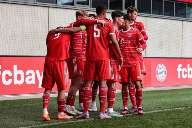 A-Junioren Bundesliga Sued Suedwest FC Bayern Muenchen U19 - FC Augsburg U19 25.02.2023 Jubel der Bayern nach dem Treffer zum 1-0 durch Aleksandar PAVLOVIC (FCB 6)
