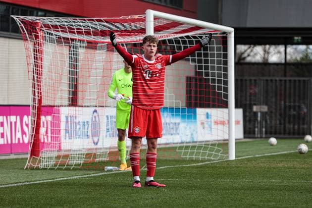 A-Junioren Bundesliga Sued Suedwest FC Bayern Muenchen U19 - FC Augsburg U19 25.02.2023 Paul WANNER (FCB 10) kann es nicht fassen