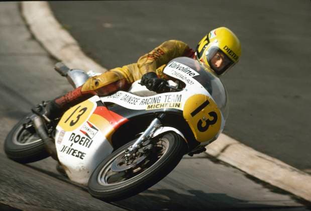 Dieter Braun GER geb.02.02.1942 in Ulm ist ein ehemaliger erfolgreicher Motorrad-Rennfahrer aus Deutschland er wurde 1970 in der Klasse 125cc Weltmeister und 1973 in der Klasse 250cc das Foto zeigt ihn auf dem Nürburgring im Karussel wahrscheinlich 1976 (?) *** Dieter Braun GER born 02 02 1942 in Ulm is a former successful motorcycle racer from Germany he became world champion in 1970 in the 125cc class and in 1973 in the 250cc class the photo shows him on the Nurburgring in the Karussel probably 1976