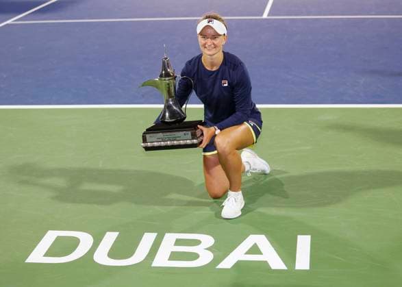 Siegerin Barbora Krejcikova mit Pokal, Finale, Endspiel - Dubai Tennis Championships 2023 - WTA, Tennis Damen - Dubai Duty Free Tennis Stadium - Dubai - - United Arab Emirates - 25 February 2023. Copyright: xJuergenxHasenkopfx