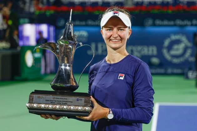 Barbora Krejcikova mit dem Pokal, Trophäe Jubel, Freude, Emotion, Finale, Endspiel - Dubai Tennis Championships 2023 - WTA, Tennis Damen - Dubai Duty Free Tennis Stadium - Dubai - - United Arab Emirates - 25 February 2023. Copyright: xJuergenxHasenkopfx